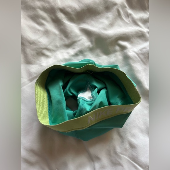 Nike pro athletic shorts - Picture 4 of 5